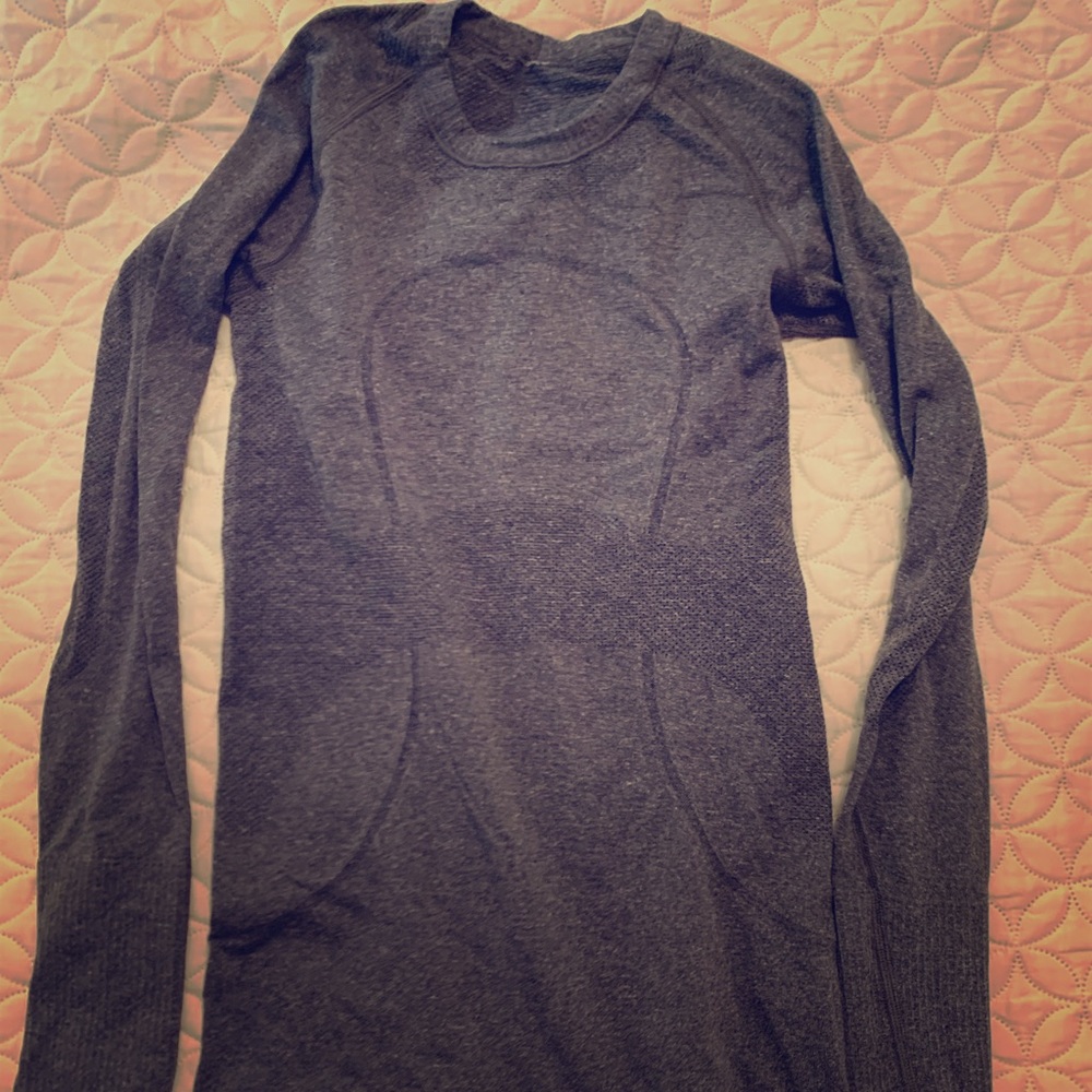 Lululemon top